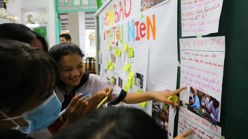 Học sinh tỉnh Ninh Thuận thực hành kể chuyện di sản.