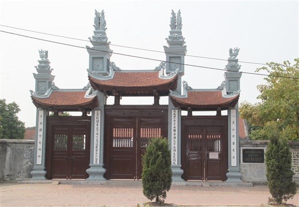 Đền thờ Cao Bá Quát tại làng Sủi.
