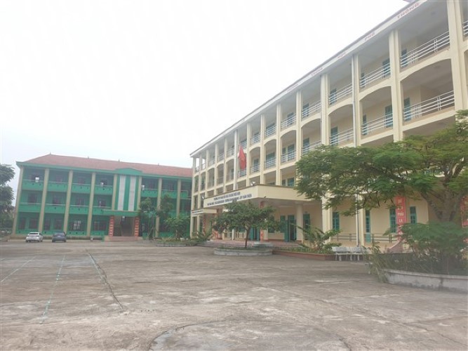 Trường THPT Nguyễn Trãi có cơ sở vật chất khang trang. 