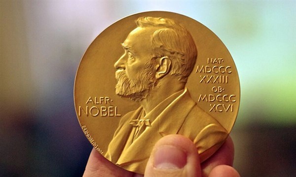 Giải Nobel “được xem như cúp C1 của khoa học, một giải thưởng danh giá nhất toàn thế giới”.