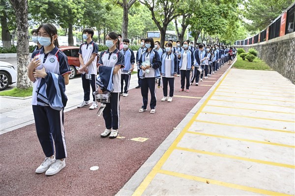 Nền giáo dục Trung Quốc đang tạo áp lực lớn cho phụ huynh, học sinh.