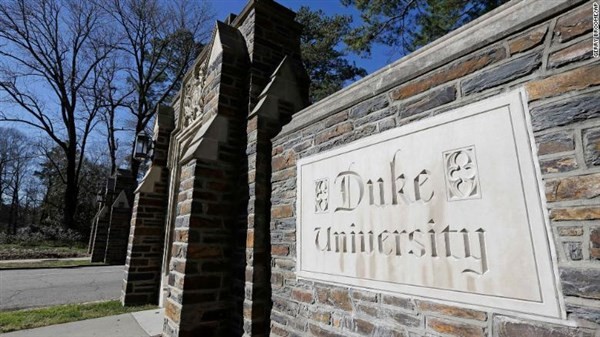 Trường Đại học Duke là một trong 16 trường bị khiếu nại.