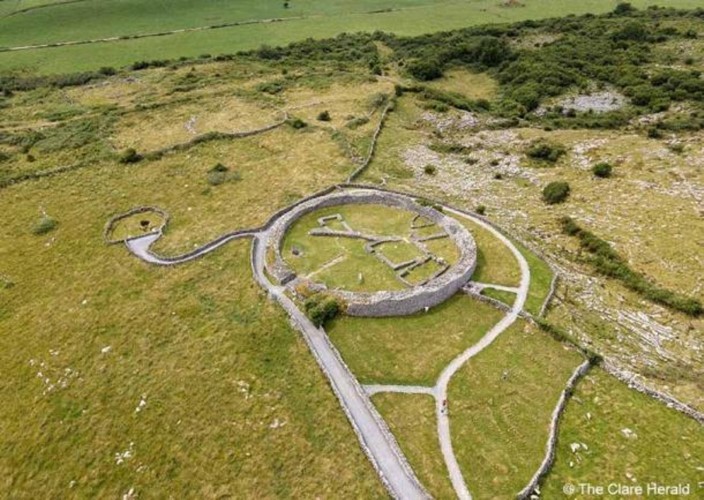 Di tích Pháo đài Caherconnell, nơi phát hiện cây bút cổ.