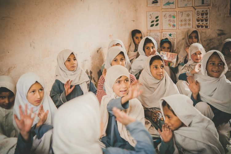 Đại dịch Covid-19 đã ảnh hưởng đến việc học tập của khoảng 40 triệu học sinh trên khắp Pakistan. Ảnh: Edufinance