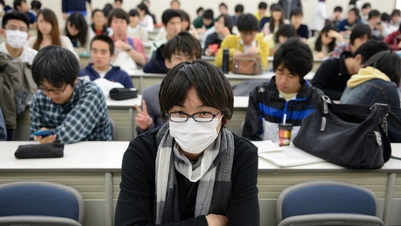 Sinh viên nước ngoài mong sớm được trở lại Nhật Bản.