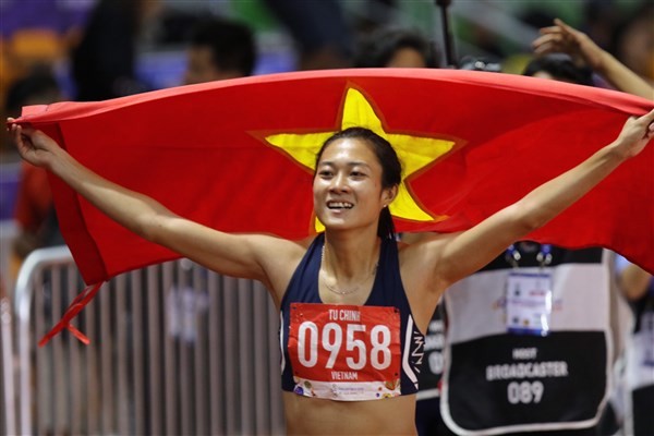 Lê Tú Chinh sau khi chiến thắng cự ly 100m tại SEA Games 30.