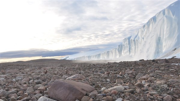 Nguồn gốc của miệng núi lửa ở Greenland