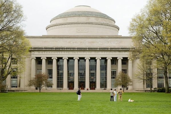 Học viện Công nghệ Massachusetts là một trong những trường tốp đầu tại Mỹ.