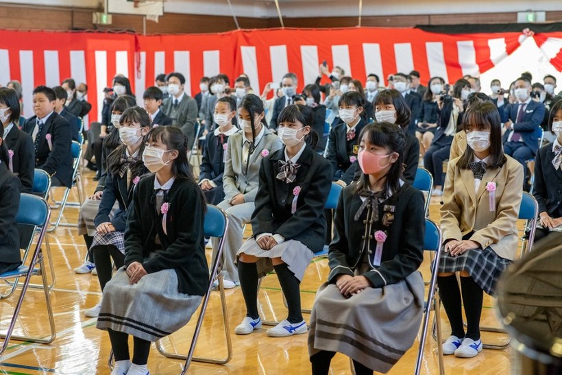 Học sinh Nhật Bản đối mặt với căng thẳng kéo dài vì dịch Covid-19.