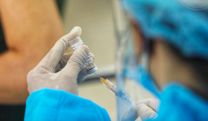 Việt Nam đang lên kế hoạch tiêm mũi 4 vắc-xin Covid-19 cho một số nhóm.