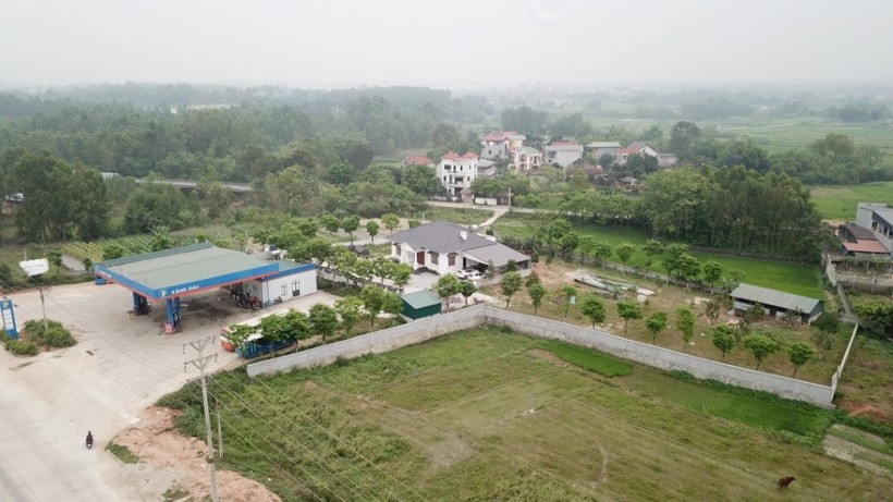 Khu đất Công ty TNHH Thanh Tùng quây bao, sử dụng sai mục đích.