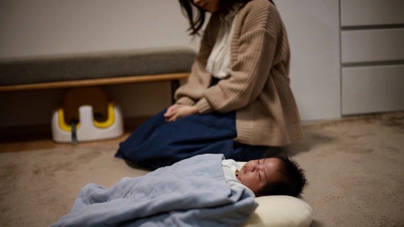 Với nhiều bà mẹ đơn thân Nhật Bản, nuôi hay bỏ con là chuyện bắt buộc đưa ra lựa chọn.
