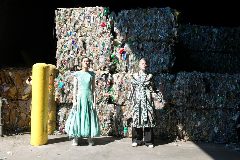 Quần áo tái chế ngày càng được ưa chuộng.