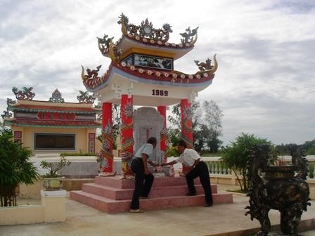 Lăng mộ Phạm Phú Thứ tại Quảng Nam.