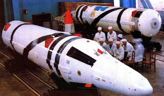 Tên lửa đạn đạo Julang-1.
