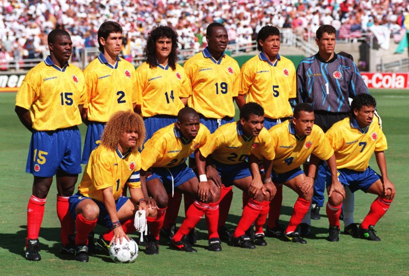 Đội tuyển quốc gia Colombia tham dự World Cup 2014 (ảnh phải).