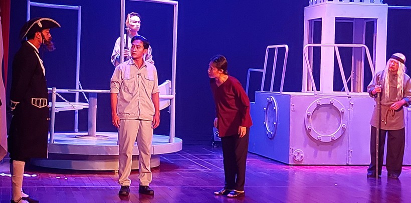 Vở kịch 'Người trong cõi nhớ' mới được Nhà hát Kịch Việt Nam công diễn đã thu hút sự quan tâm của khán giả. Ảnh: Bình Thanh