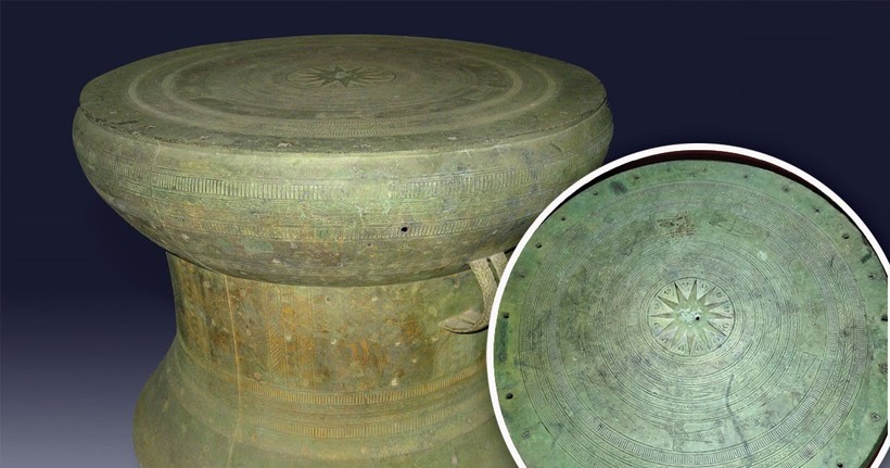 Trống đồng Tiên Nội I được tìm thấy năm 1988 tại thôn Trì (Duy Tiên - Hà Nam).