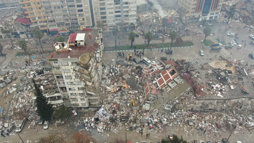 Trận động đất gây thiệt hại kinh khủng về người vừa xảy ra ở biên giới Thổ Nhĩ Kỳ - Syria.