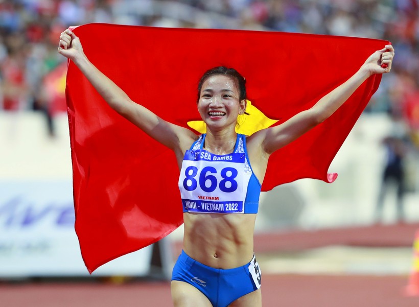 Nguyễn Thị Oanh ăn mừng tại SEA Games 31.