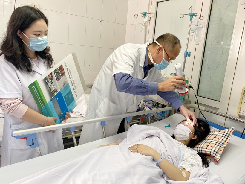 Ngày 23/2, Bệnh viện Việt Đức cho biết chỉ còn đủ hóa chất khí máu dùng một tuần, hóa chất ghép tạng hai tuần. Ảnh minh họa