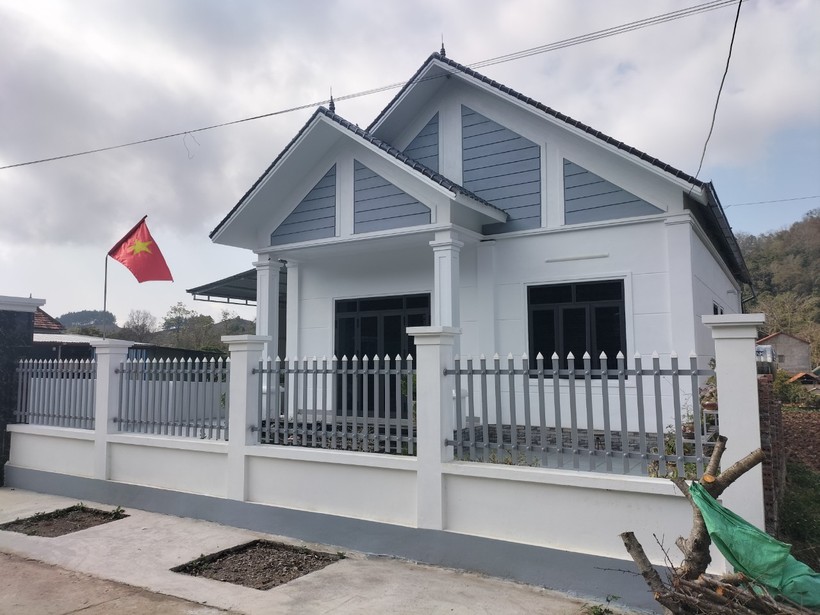 Nhà của ông Nguyễn Quang Hưng - cán bộ Công ty CPNN Chiềng Sung được xây trái phép trên diện tích 400m2.