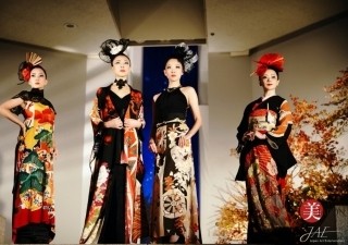 Trình diễn thời trang 'Kimono - Ao dai Fashion Show' giới thiệu 20 bộ kimono cùng 6 bộ áo dài cách tân. Ảnh: Đại sứ quán Nhật Bản