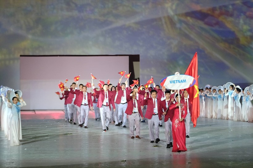 Đoàn thể thao Việt Nam tại Lễ Khai mạc SEA Game 31. 