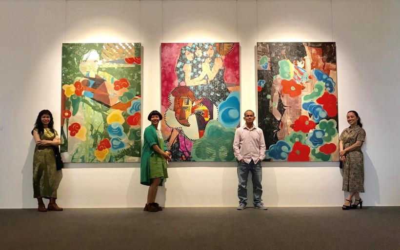 Họa sĩ Nguyễn Thế Hùng giới thiệu 25 tác phẩm mới trong triển lãm lần này.