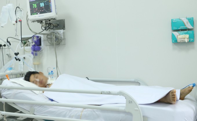 Một bệnh nhân ngộ độc botulinum tại Bệnh viện Chợ Rẫy. Ảnh: BVCC.