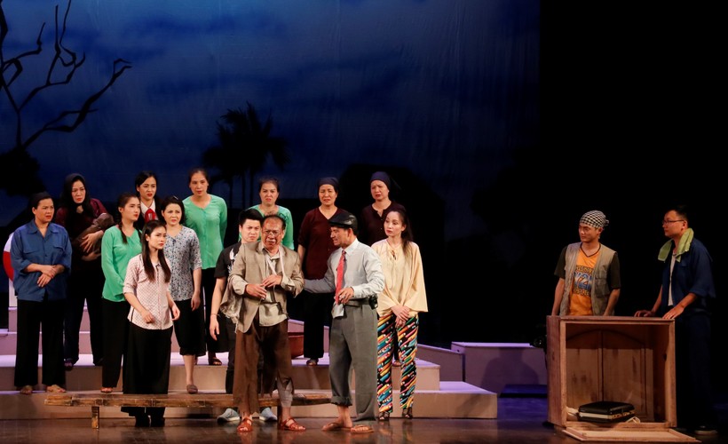 Một cảnh trong vở kịch 'Bệnh sĩ' của Nhà hát Kịch Việt Nam. Ảnh: NHKVN.