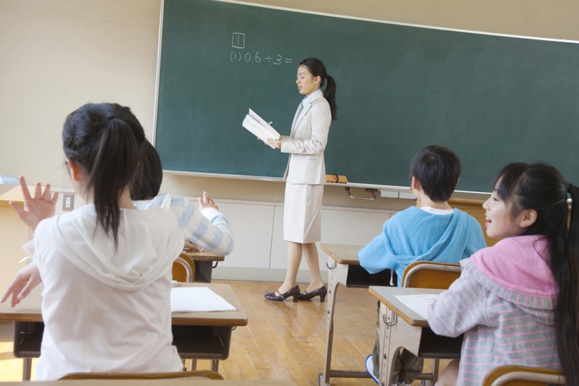 Nhiều giáo viên Nhật Bản phải làm việc quá số giờ quy định.