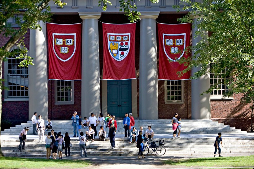 Đại học Harvard, Mỹ.