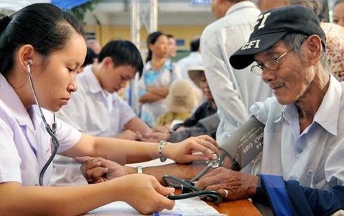 Đặc điểm già hóa dân số ở Việt Nam là diễn ra nhanh hơn nhiều so với nhịp độ tăng dân số. Ảnh minh họa