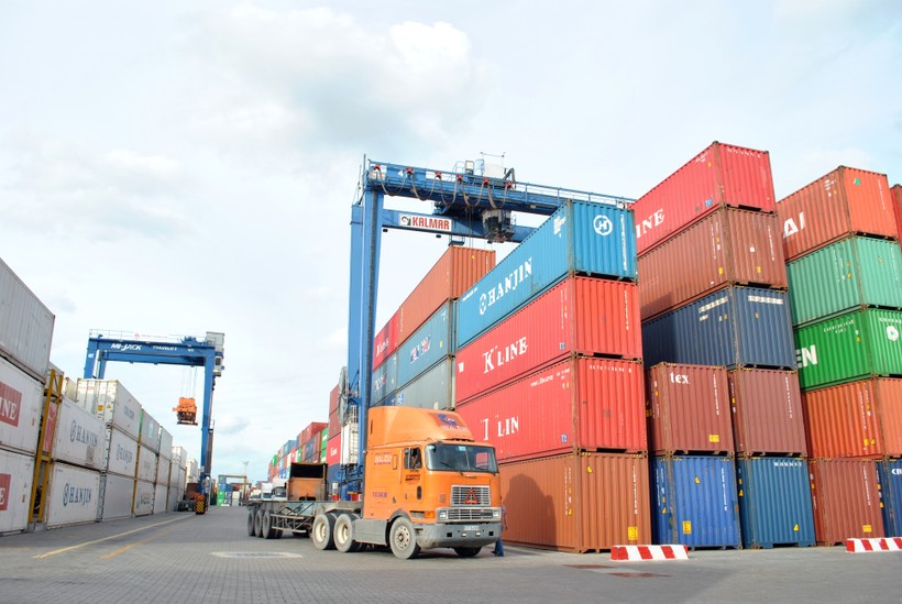 Hàng hóa được lưu thông tại Cảng Tân Cảng - Cát Lái, TP Thủ Đức, TPHCM. (Ảnh: Lê Nam)