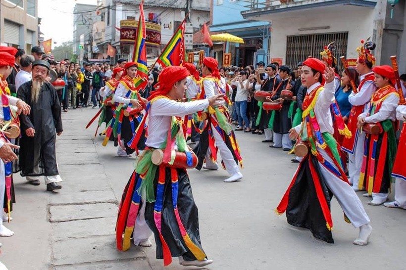 Điệu múa 'Con đĩ đánh bồng' là một trong 10 điệu múa dân gian xưa của đất Thăng Long.