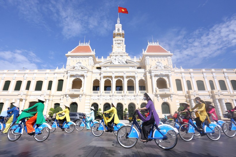 Lễ hội Áo dài TP Hồ Chí Minh được tổ chức thường niên từ 2014 đến nay. Ảnh: BTC