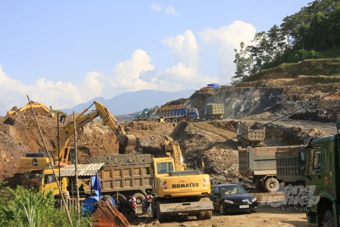Công ty TNHH xây dựng, thương mại Lilama vi phạm khai thác quặng Apatit tại TP Lào Cai. Ảnh: QH