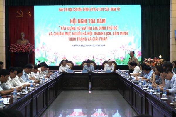 Tọa đàm nhằm góp ý trực tiếp vào Dự thảo Chỉ thị của Thường vụ Thành ủy Hà Nội trong việc xây dựng người Hà Nội thanh lịch, văn minh.
