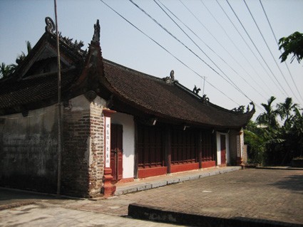 Đình thôn Đông - quê hương Nguyễn Phục, nơi thờ Hoàng giáp Nguyễn Phục làm Thành hoàng làng.