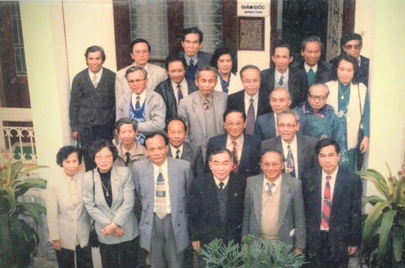 GS.TSKH Phan Trường Thị (thứ 2 từ phải sang) tại buổi gặp mặt Kỷ niệm 40 năm thành lập Bộ môn Địa chất.
