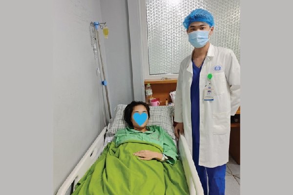 Bệnh nhân H. được chăm sóc tại Bệnh viện đa khoa tỉnh Phú Thọ. Ảnh: BVCC