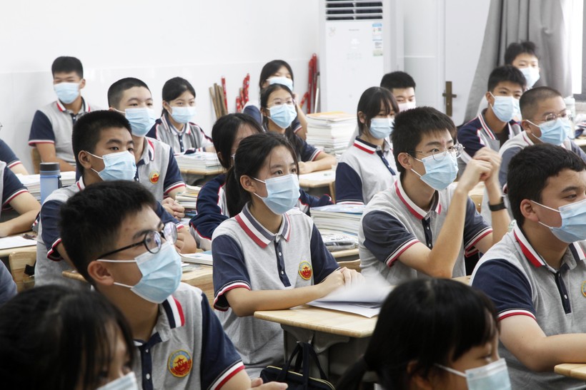 Học sinh Trung Quốc chịu áp lực lớn từ học tập và thi cử.