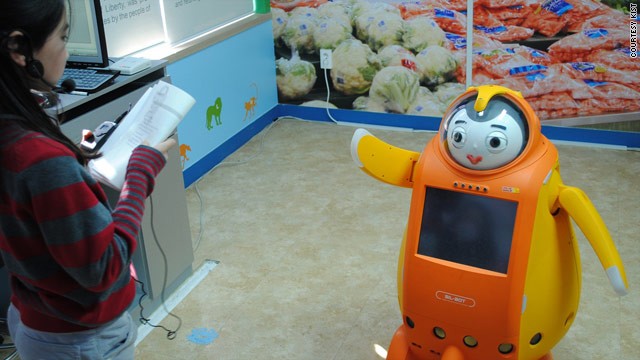 Robot Engkey giúp học sinh Hàn Quốc học tiếng Anh.