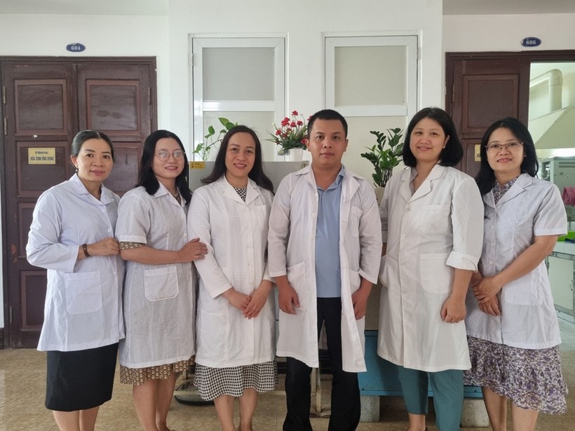 TS Nguyễn Thị Thu Hà cùng nhóm nghiên cứu.
