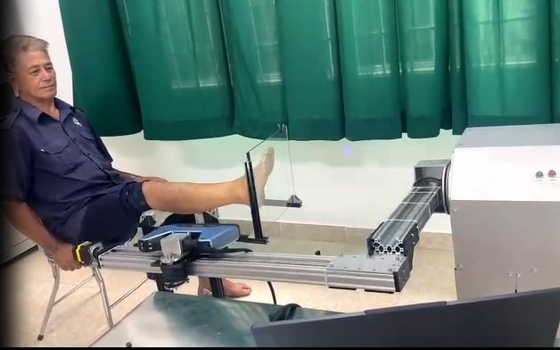 Thử nghiệm quét 3D cẳng bàn chân tại phòng thí nghiệm.