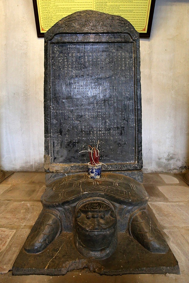 Văn bia Tiến sĩ khoa Mậu Thìn (1508) đời vua Lê Uy Mục đề danh Trạng nguyên Nguyễn Giản Thanh.