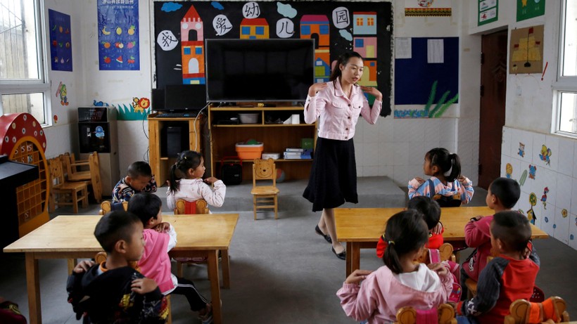 Số lượng người trong độ tuổi đi học tại Trung Quốc dự kiến giảm vì tỷ lệ sinh giảm.