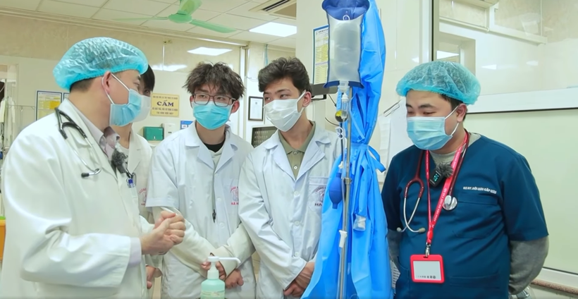 Bác sĩ nội trú chuyên ngành Hồi sức cấp cứu và Chống độc được đào tạo tại Trường Đại học Y Hà Nội.