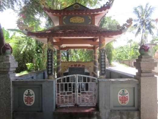 Khu mộ của Tiến sĩ Lê Sỹ Triệt.